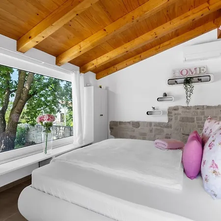 Lavova וילה ברטוניגלה