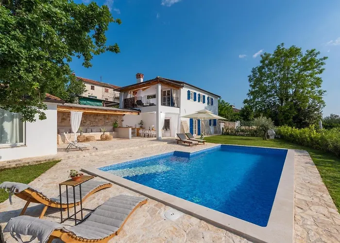 Lavova Villa *
