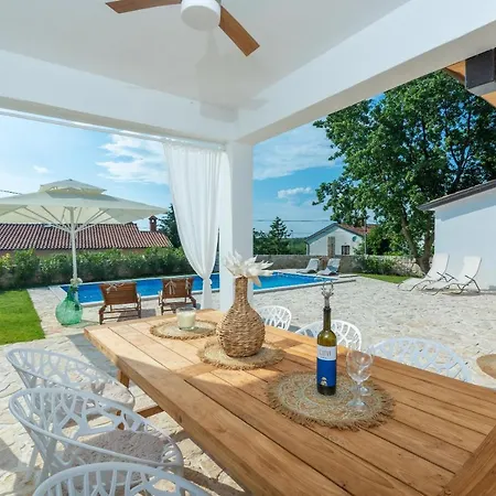 Vila Lavova Brtonigla